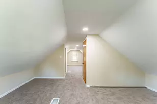7805 Suburban Ln, Bridgeview, IL 60455 - Photo 15
