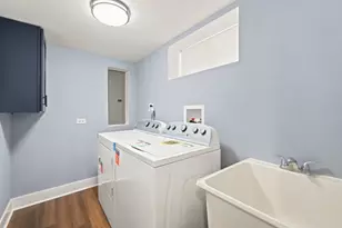 555 E 105th St, Chicago, IL 60628 - Photo 21