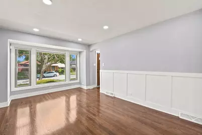 555 E 105th Street, Chicago, IL 60628 - Photo 5