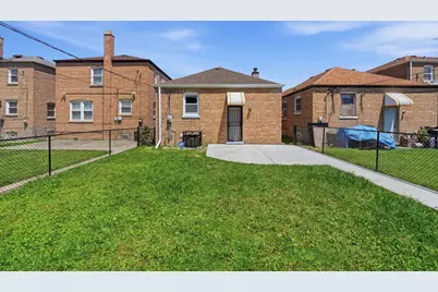 555 E 105th Street, Chicago, IL 60628 - Photo 23