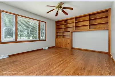 7S175 N Eola Road, Aurora, IL 60502 - Photo 3
