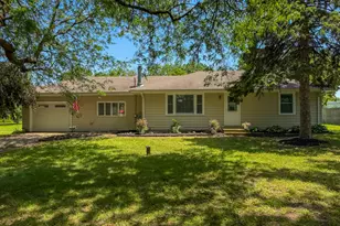 7S175 N Eola Rd, Aurora, IL 60502 - Photo 1