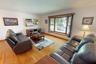 1201 S 10th St, Saint Charles, IL 60174 - Photo 7