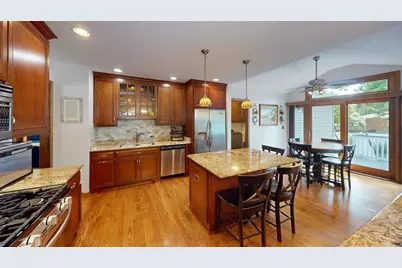1201 S 10th Street, Saint Charles, IL 60174 - Photo 3