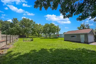 7S201 N Eola Rd, Aurora, IL 60504 - Photo 3