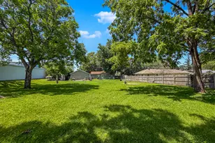 7S201 N Eola Rd, Aurora, IL 60504 - Photo 7