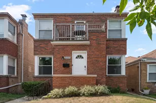 2611 W Jarlath St, Chicago, IL 60645 - Photo 1