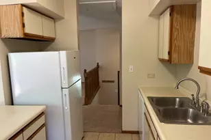 352 College St, Crystal Lake, IL 60014 - Photo 9
