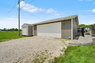 450 John St, Paxton, IL 60957 - Photo 37
