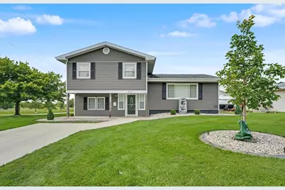 450 John Street, Paxton, IL 60957 - Photo 1