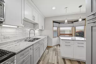2550 W 112th St, Chicago, IL 60655 - Photo 11