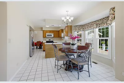 399 Stonewood Circle, Carol Stream, IL 60188 - Photo 11