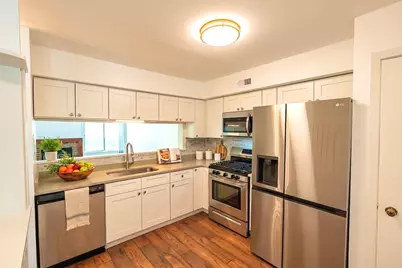514 E Windgate Court #2D5, Arlington Heights, IL 60005 - Photo 5