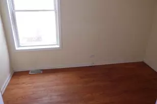 7916 S East End Ave, Chicago, IL 60617 - Photo 5