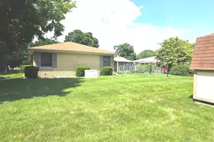 1308 Anderson St, Bloomington, IL 61701 - Photo 9