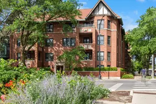 1633 E Hyde Park Blvd, Chicago, IL 60615 - Photo 1
