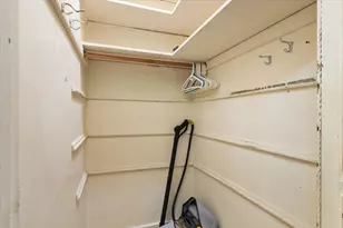 1633 E Hyde Park Blvd, Chicago, IL 60615 - Photo 21