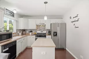 15 W Country Walk Dr W, Round Lake Beach, IL 60073 - Photo 13