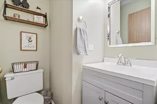 15 W Country Walk Dr W, Round Lake Beach, IL 60073 - Photo 9