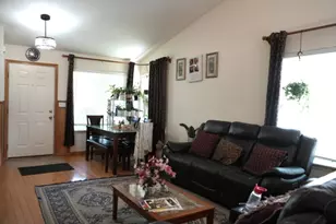127 W Amberley Dr, Round Lake, IL 60073 - Photo 7
