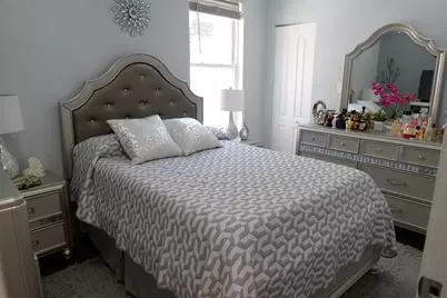 739 N Trumbull Avenue, Chicago, IL 60624 - Photo 15