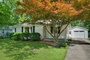 718 Dover Pl, Champaign, IL 61820 - Photo 3