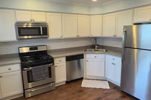 17335 W Maple Ln, Gurnee, IL 60031 - Photo 3