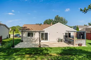 182 Hastings Mill Rd, Streamwood, IL 60107 - Photo 15