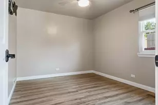 182 Hastings Mill Rd, Streamwood, IL 60107 - Photo 5