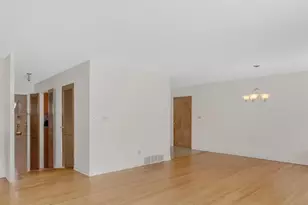 4707 Fairview Ave, Downers Grove, IL 60515 - Photo 9
