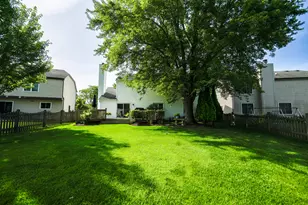 152 Knightsbridge Dr, Mundelein, IL 60060 - Photo 19