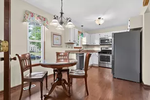 152 Knightsbridge Dr, Mundelein, IL 60060 - Photo 3