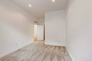 2035 S Indiana Ave, Chicago, IL 60616 - Photo 9
