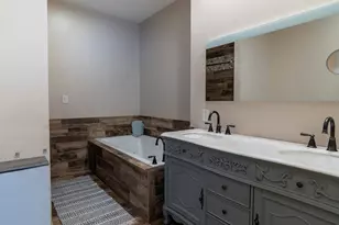 16 Grove St, Bristol, IL 60512 - Photo 13
