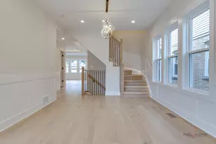 5748 W Eastwood Ave, Chicago, IL 60630 - Photo 25