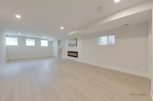5748 W Eastwood Ave, Chicago, IL 60630 - Photo 37