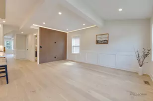 5748 W Eastwood Ave, Chicago, IL 60630 - Photo 23
