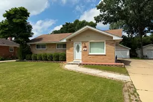 2444 Linden Ave, Waukegan, IL 60087 - Photo 1