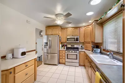 271 Hill Avenue, Bartlett, IL 60103 - Photo 5
