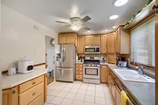 271 Hill Ave, Bartlett, IL 60103 - Photo 5
