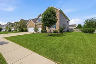 807 Richards Ct, Shorewood, IL 60404 - Photo 5