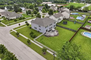 807 Richards Ct, Shorewood, IL 60404 - Photo 3