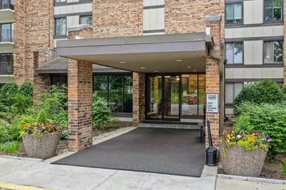 301 Lake Hinsdale Drive #404, Willowbrook, IL 60527 - Photo 1