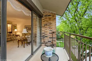 301 Lake Hinsdale Dr, Willowbrook, IL 60527 - Photo 15