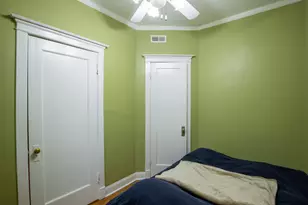 945 E Hyde Park Blvd, Chicago, IL 60615 - Photo 3