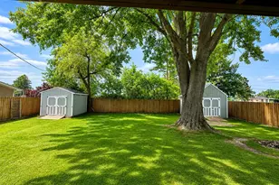1205 N Edgelawn Dr, Plano, IL 60545 - Photo 5