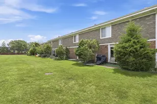 2 Cour Masson, Palos Hills, IL 60465 - Photo 1