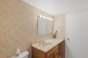 2 Cour Masson, Palos Hills, IL 60465 - Photo 5
