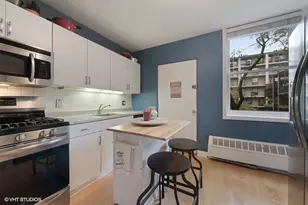 626 W Waveland Ave, Chicago, IL 60613 - Photo 5