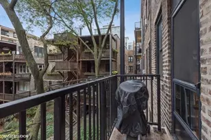 626 W Waveland Ave, Chicago, IL 60613 - Photo 7